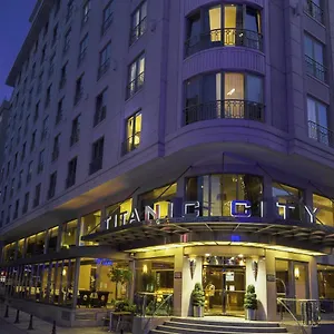 Titanic Taksim מלון