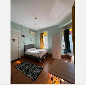 Otel Cinar, İstanbul